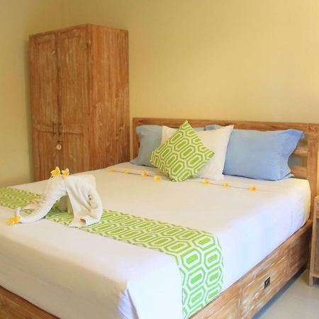 Cr Tris Rooms Seminyak Eksteriør bilde