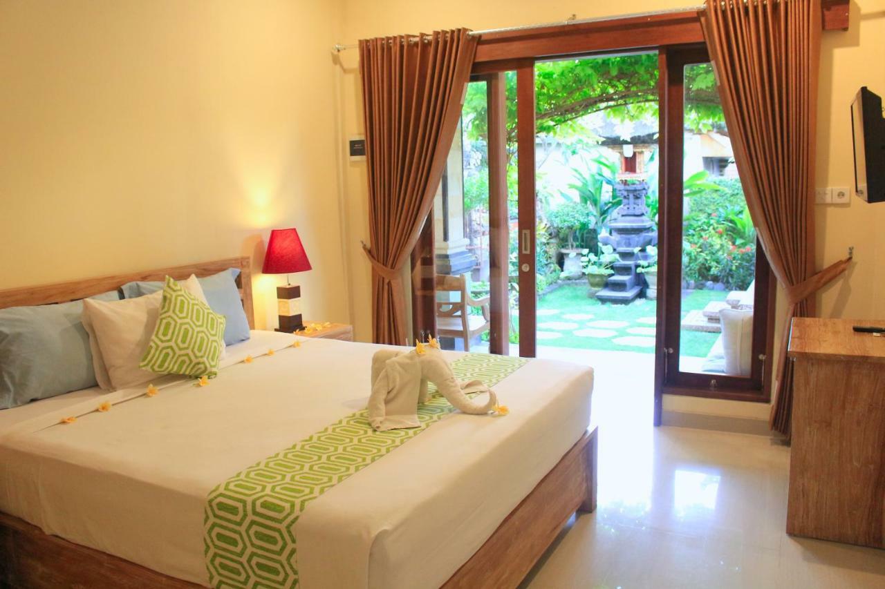 Cr Tris Rooms Seminyak Eksteriør bilde