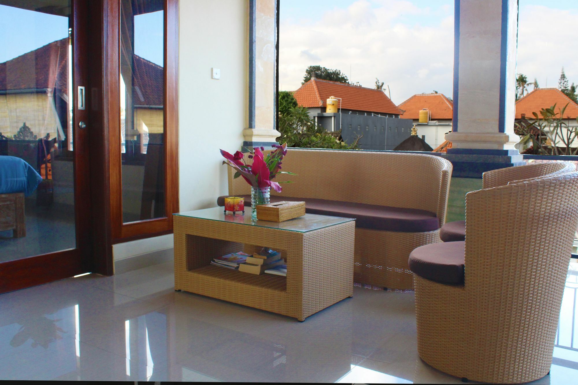 Cr Tris Rooms Seminyak Eksteriør bilde
