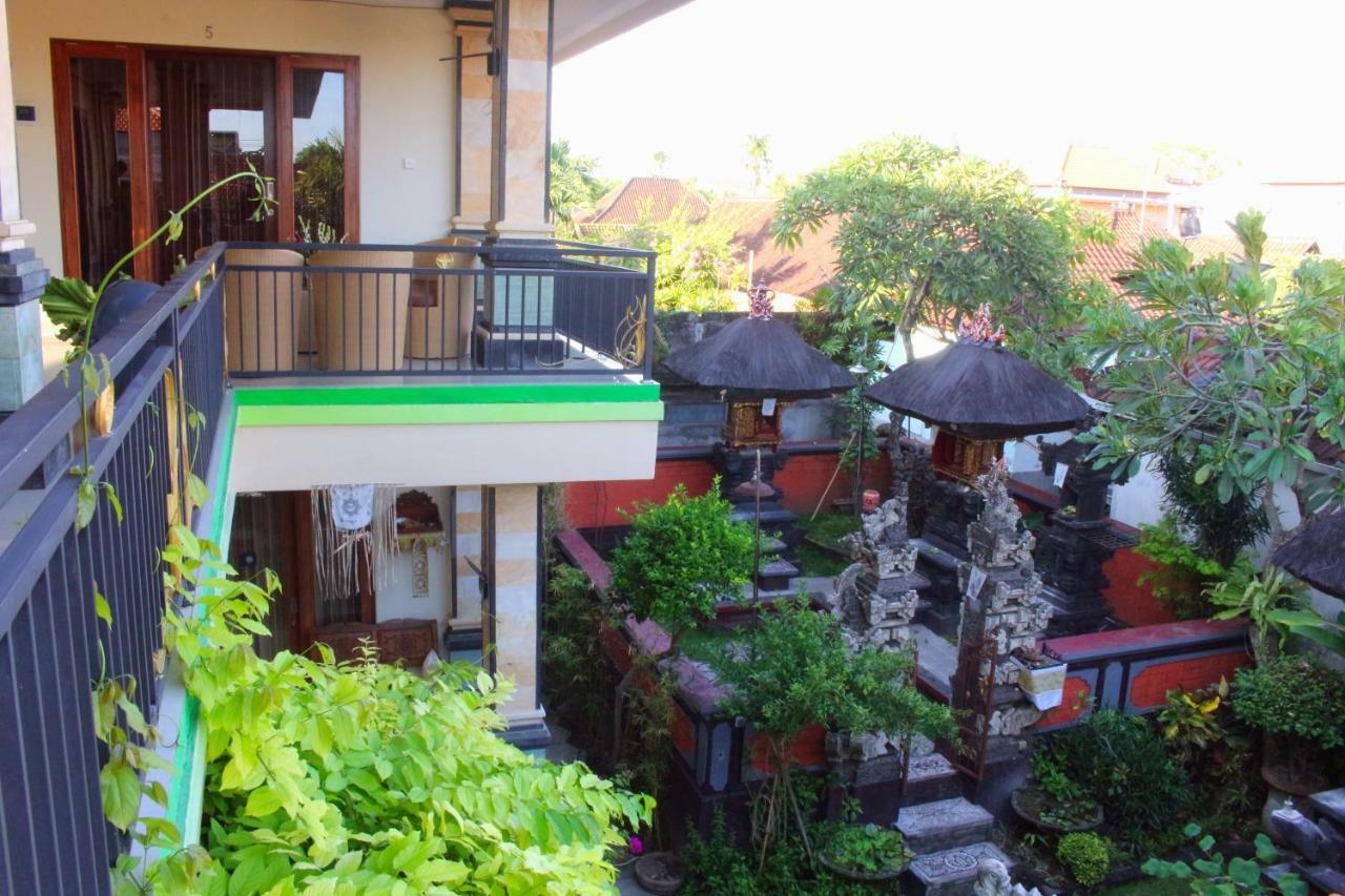 Cr Tris Rooms Seminyak Eksteriør bilde
