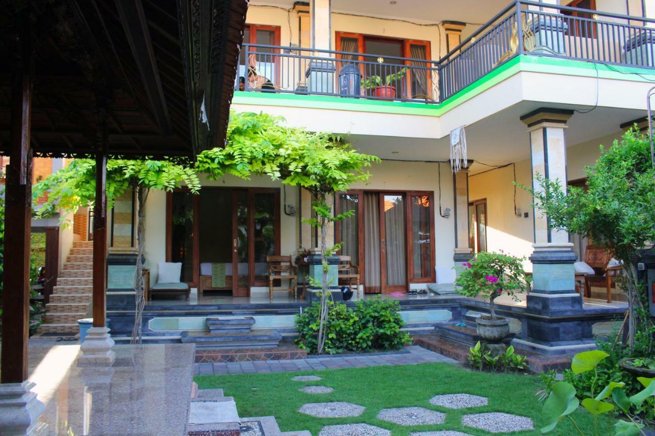Cr Tris Rooms Seminyak Eksteriør bilde